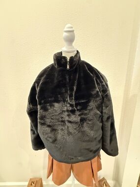 Plush Faux Fur Zip-Up Jacket in Charcoal Black